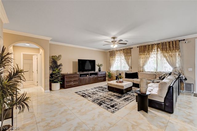 8223 Saddleback Ledge Avenue, Las Vegas, NV 89147