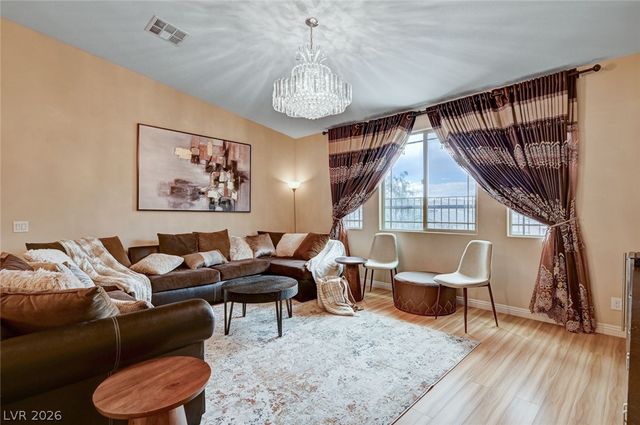 8223 Saddleback Ledge Avenue, Las Vegas, NV 89147