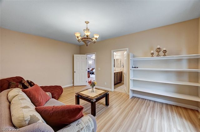 8223 Saddleback Ledge Avenue, Las Vegas, NV 89147