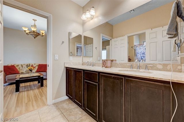 8223 Saddleback Ledge Avenue, Las Vegas, NV 89147