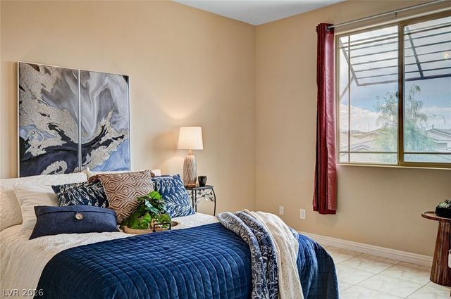 8223 Saddleback Ledge Avenue, Las Vegas, NV 89147