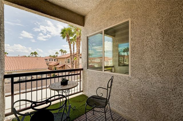 8223 Saddleback Ledge Avenue, Las Vegas, NV 89147