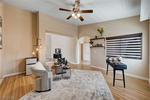 8223 Saddleback Ledge Avenue, Las Vegas, NV 89147