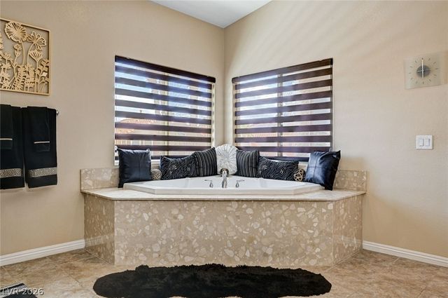 8223 Saddleback Ledge Avenue, Las Vegas, NV 89147