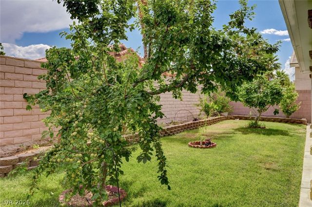 8223 Saddleback Ledge Avenue, Las Vegas, NV 89147