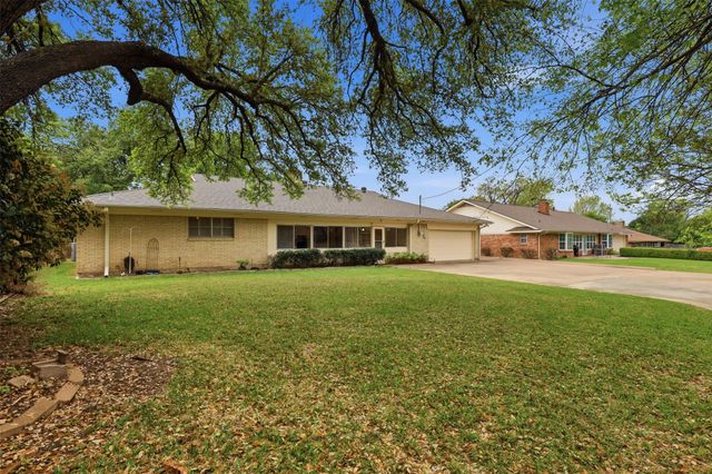 3820 Walton Avenue, Fort Worth, TX 76133