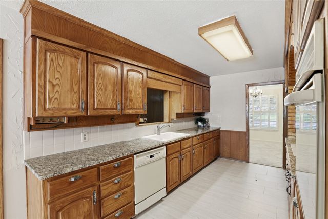 3820 Walton Avenue, Fort Worth, TX 76133