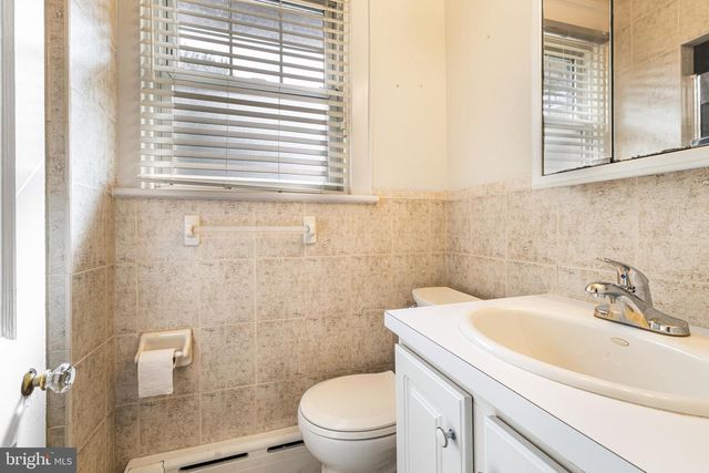 203 HEWETT RD, Wyncote, PA 19095