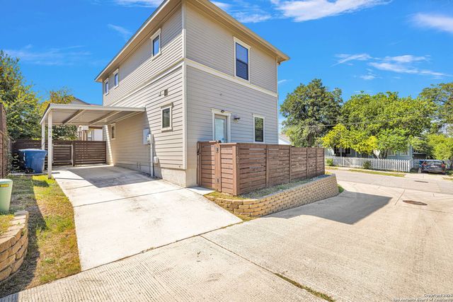 1162 N Olive St, San Antonio, TX 78202