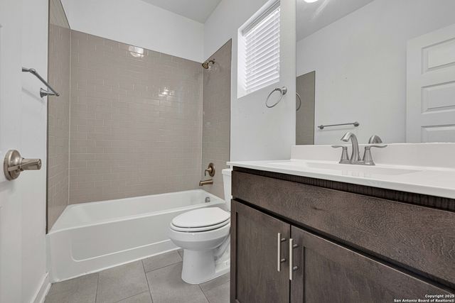 1162 N Olive St, San Antonio, TX 78202