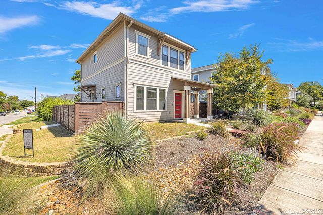 1162 N Olive St, San Antonio, TX 78202