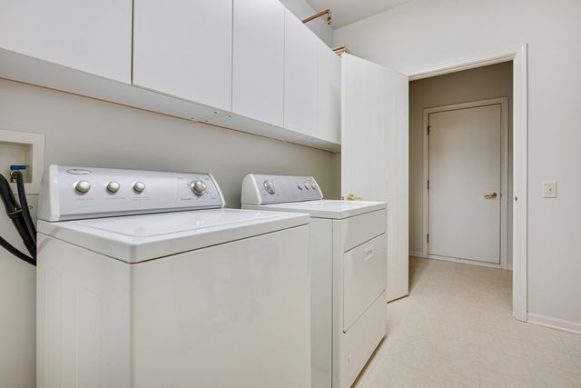 13199 W Essex Lane, Huntley, IL 60142