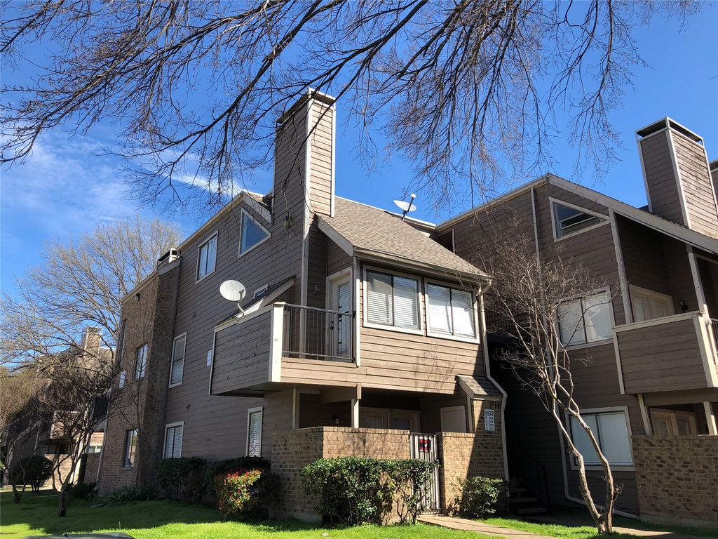 9829 Walnut Street O104, Dallas, TX 75243