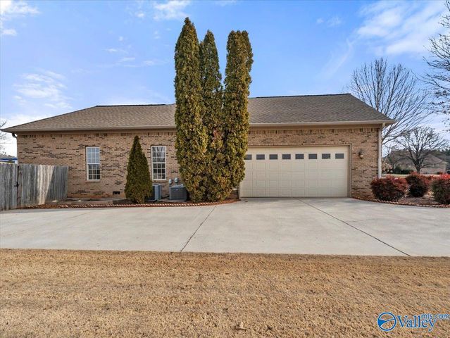 105 Patdean Drive, Huntsville, AL 35811