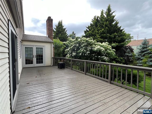 839 Hennigar Place, Oradell, NJ 07649