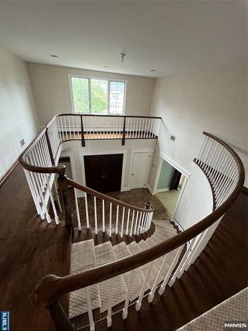 839 Hennigar Place, Oradell, NJ 07649
