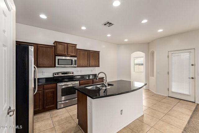 37064 W MONDRAGONE Lane, Maricopa, AZ 85138