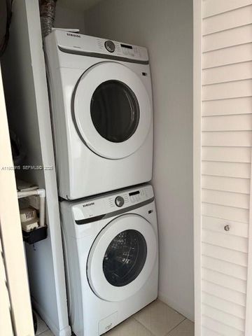 2700 s. oakland Forest Dr 504, Oakland Park, FL 33309