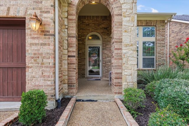 2713 Cole Castle Drive, Lewisville, TX 75056