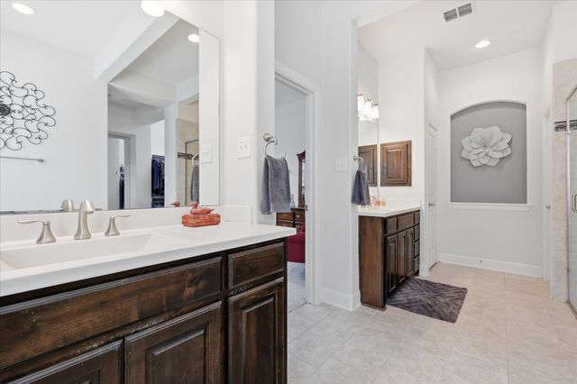 2713 Cole Castle Drive, Lewisville, TX 75056