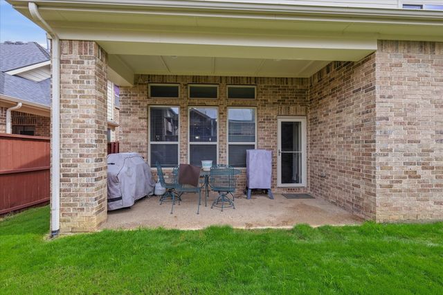 2713 Cole Castle Drive, Lewisville, TX 75056