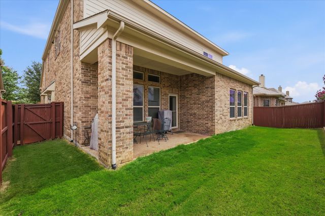 2713 Cole Castle Drive, Lewisville, TX 75056