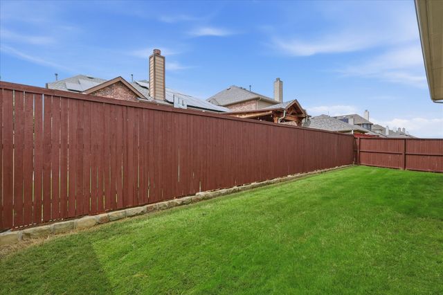 2713 Cole Castle Drive, Lewisville, TX 75056
