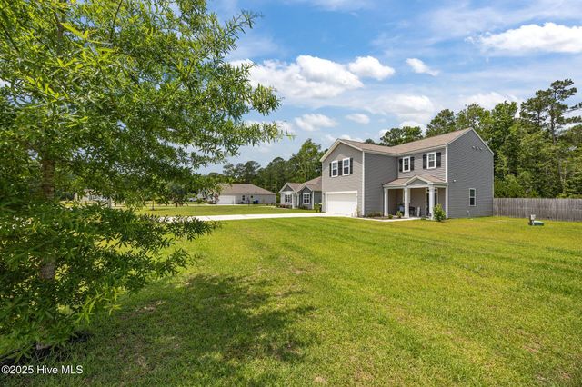 806 Lenox Drive, Holly Ridge, NC 28445
