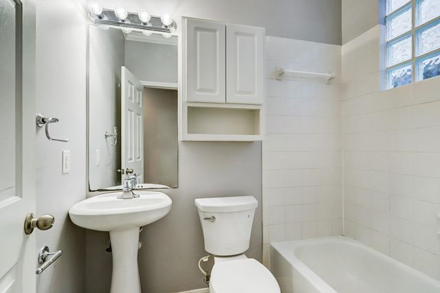 2211 Roy Street B, Houston, TX 77007