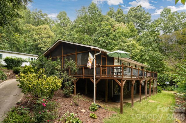 101 Guffey Mountain Road, Fairview, NC 28730
