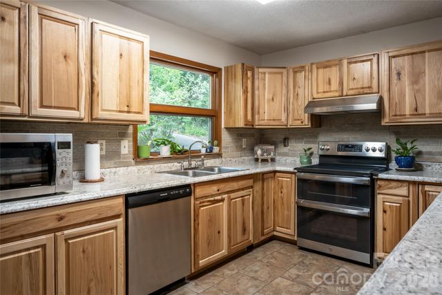 101 Guffey Mountain Road, Fairview, NC 28730