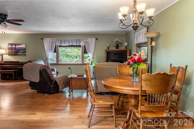 101 Guffey Mountain Road, Fairview, NC 28730