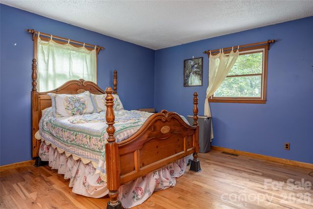 101 Guffey Mountain Road, Fairview, NC 28730
