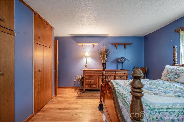 101 Guffey Mountain Road, Fairview, NC 28730