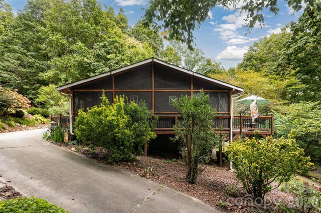 101 Guffey Mountain Road, Fairview, NC 28730