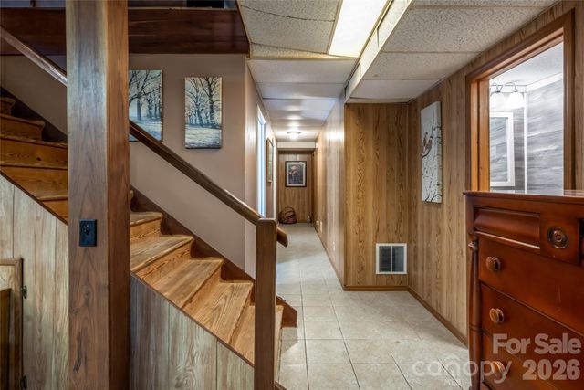 101 Guffey Mountain Road, Fairview, NC 28730