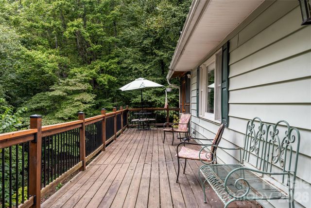 101 Guffey Mountain Road, Fairview, NC 28730