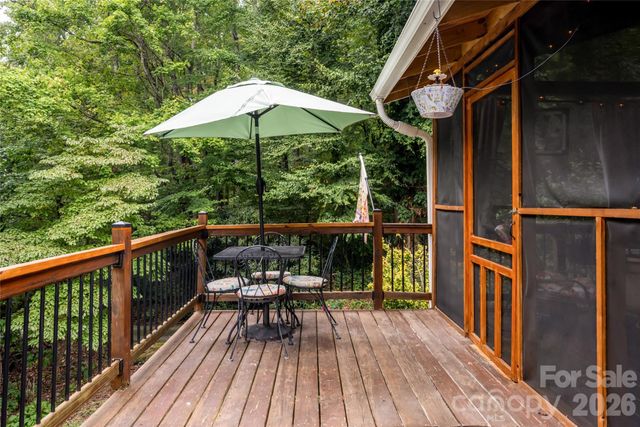 101 Guffey Mountain Road, Fairview, NC 28730