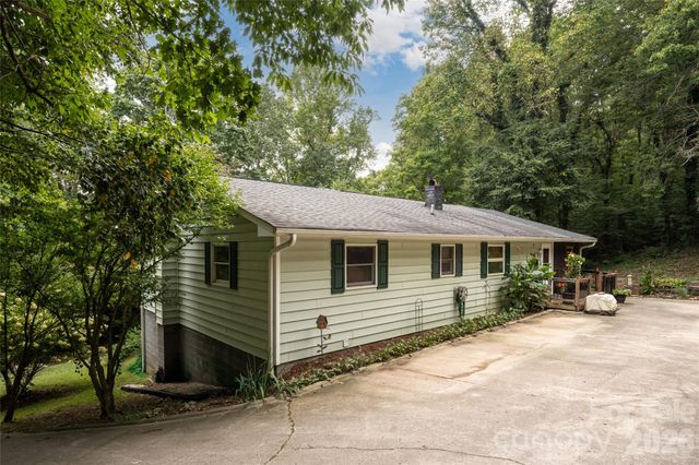 101 Guffey Mountain Road, Fairview, NC 28730