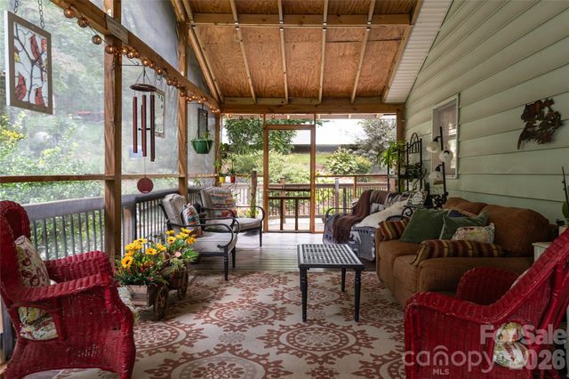 101 Guffey Mountain Road, Fairview, NC 28730
