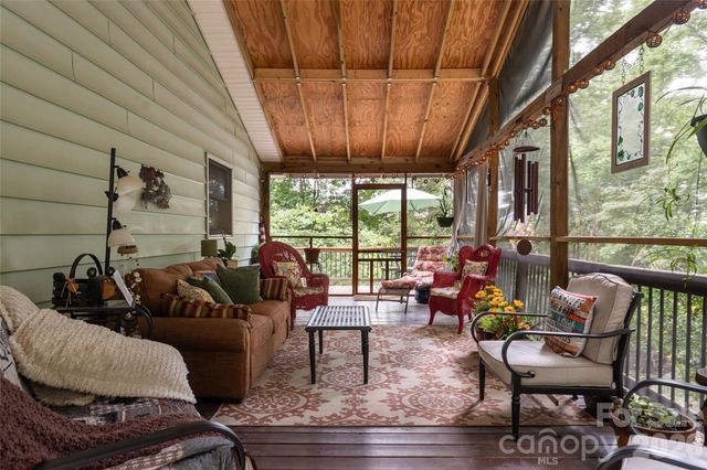 101 Guffey Mountain Road, Fairview, NC 28730