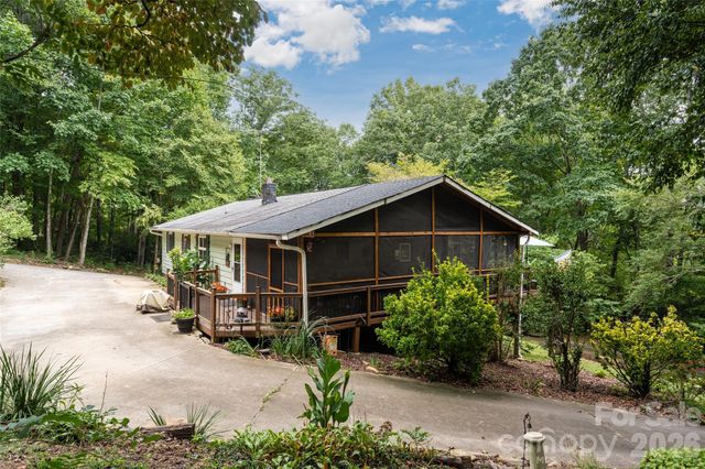101 Guffey Mountain Road, Fairview, NC 28730