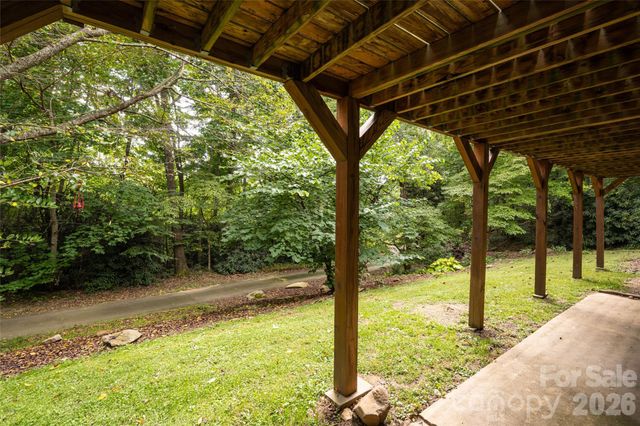 101 Guffey Mountain Road, Fairview, NC 28730