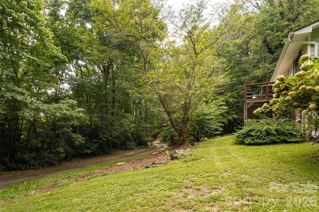 101 Guffey Mountain Road, Fairview, NC 28730
