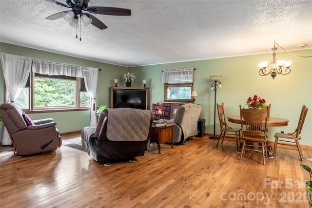 101 Guffey Mountain Road, Fairview, NC 28730