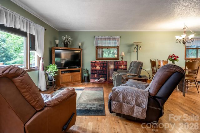 101 Guffey Mountain Road, Fairview, NC 28730