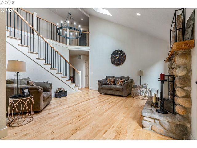 35464 S DICKEY PRAIRIE Rd, Molalla, OR 97038