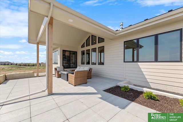10815 S 219 Street, Gretna, NE 68028