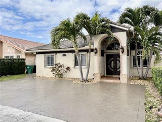 8793 NW 140th Ln 8793, Miami Lakes, FL 33018