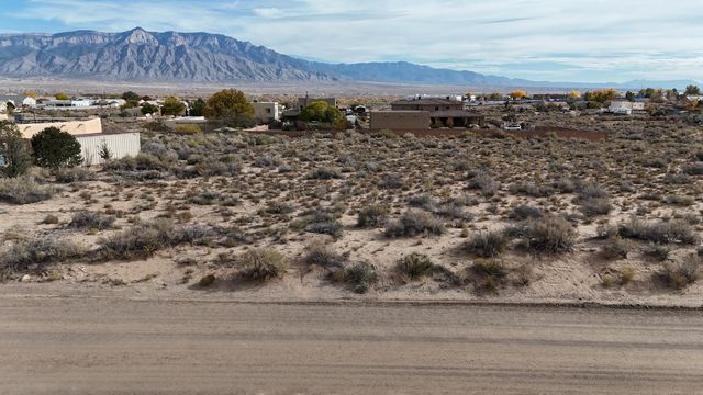 1580 Chihuahua Road NE, Rio Rancho, NM 87144